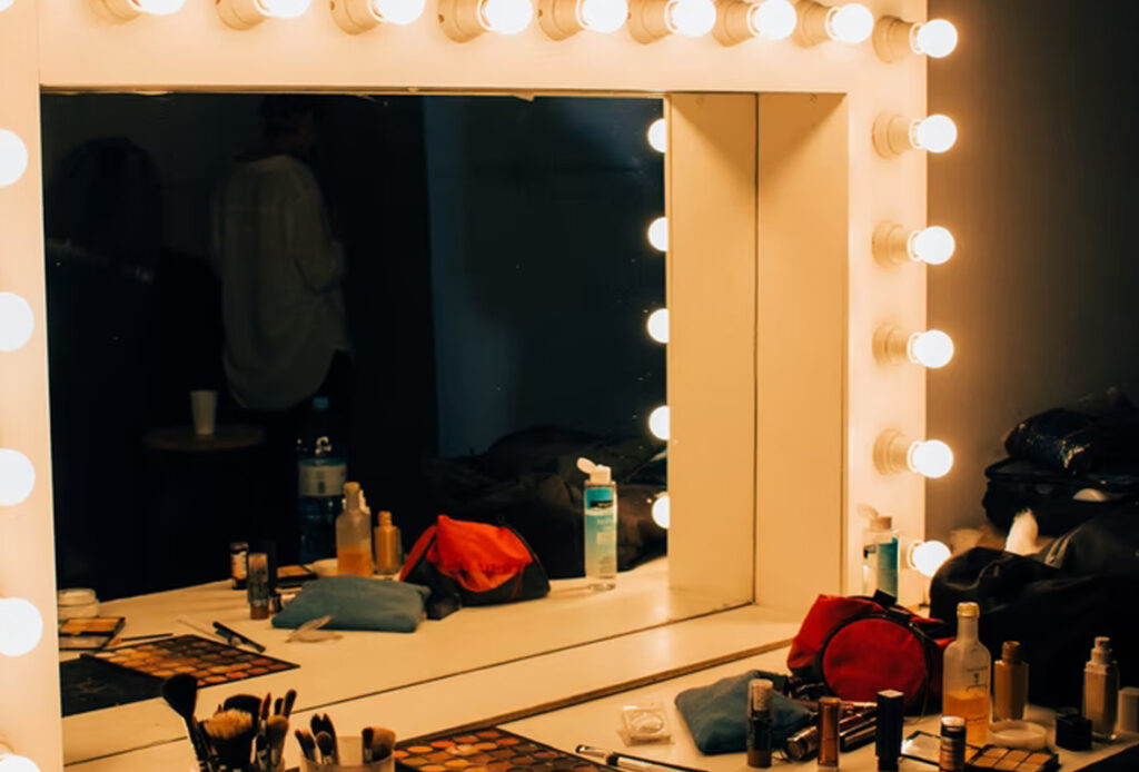 https://arianagalvezmakeup.com/wp-content/uploads/2022/01/inner_b2-1024x694.jpg